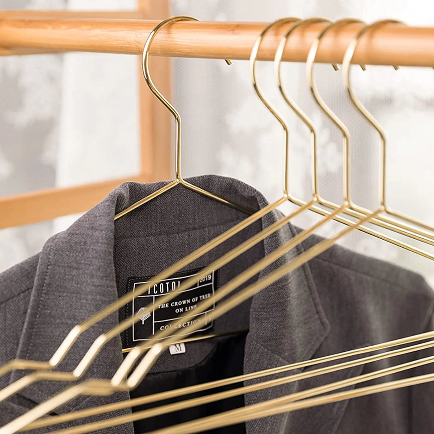 Metal Hangers 30 Pack , Strong Wire Clothes Hangers with Notches, Space Saving, Shiny Gold
