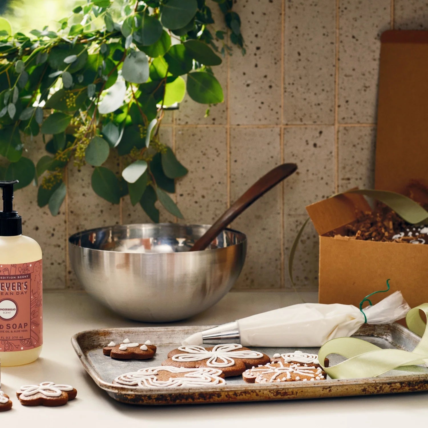 Clean Day Liquid Hand Soap, Limited Edition Gingerbread Scent, 12.5 Ounce Bottle