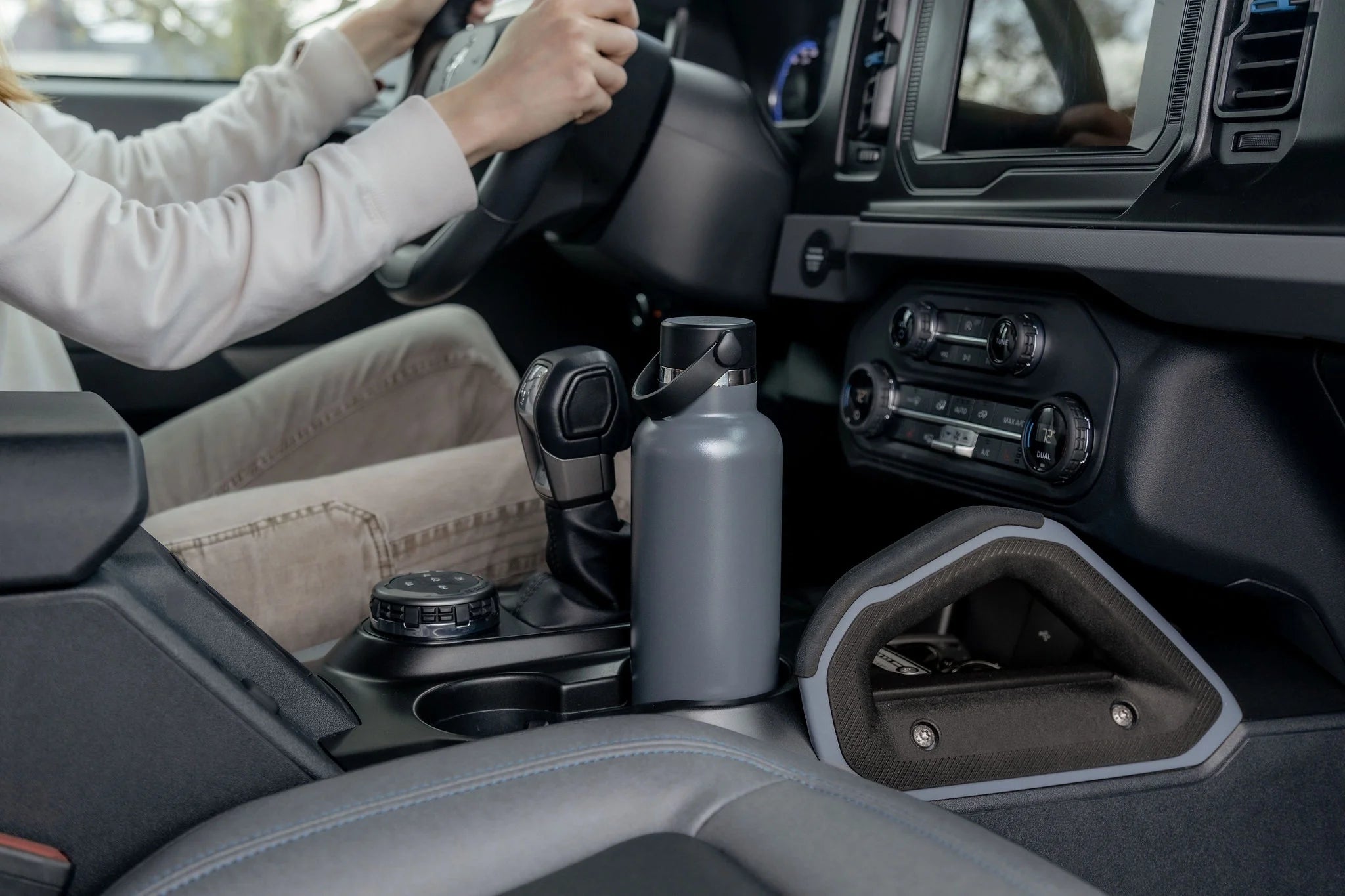 24 Fluid Ounces BPA FREE Double Wall Vacuum Sealed Stainless Steel Water Bottle with Handle, Gray